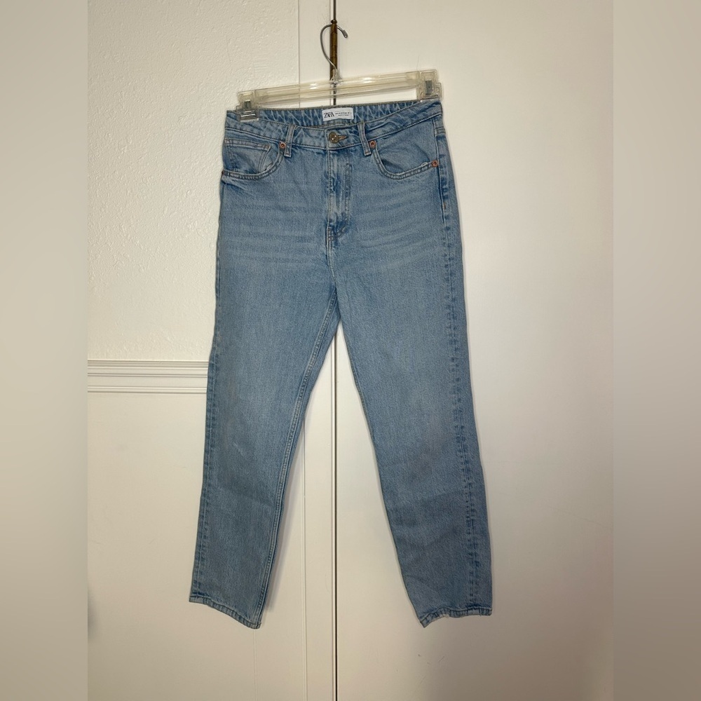Zara Light Blue Denim High rise Jeans size 6